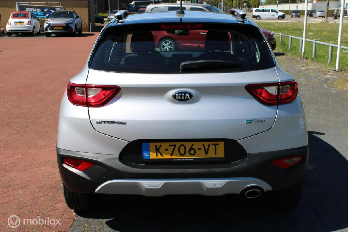1.0 T-GDi MHEV DynamicLine, Zwart dak, App connect/navi, Cruise, Airco, Pdc + camera, Telefoon