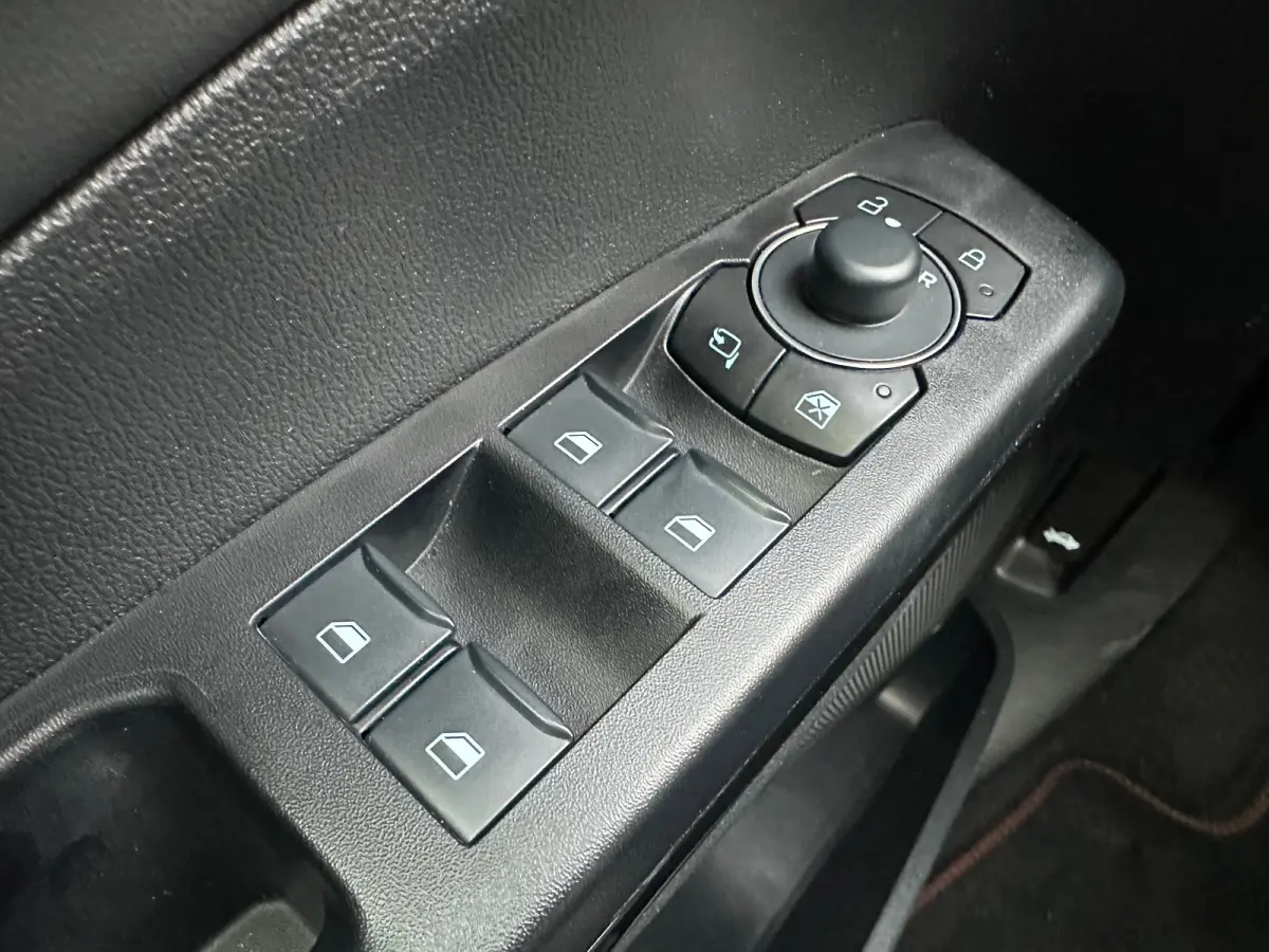 1.0 125PK ST-Line X AUTOMAAT | Achteruitrijcamera | Airco (automatisch) | Apple Carplay/Android Auto|telefoonintegratie premium