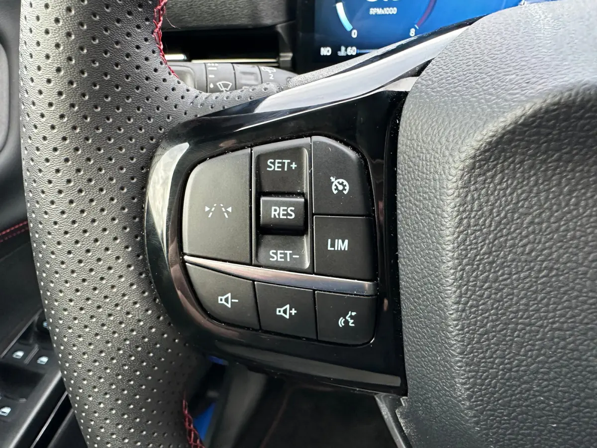 1.0 125PK ST-Line X AUTOMAAT | Achteruitrijcamera | Airco (automatisch) | Apple Carplay/Android Auto|telefoonintegratie premium
