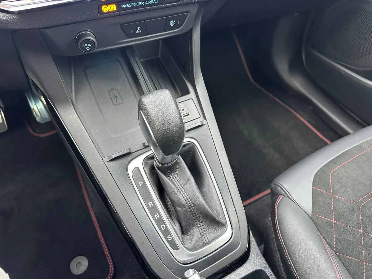 1.0 125PK ST-Line X AUTOMAAT | Achteruitrijcamera | Airco (automatisch) | Apple Carplay/Android Auto|telefoonintegratie premium