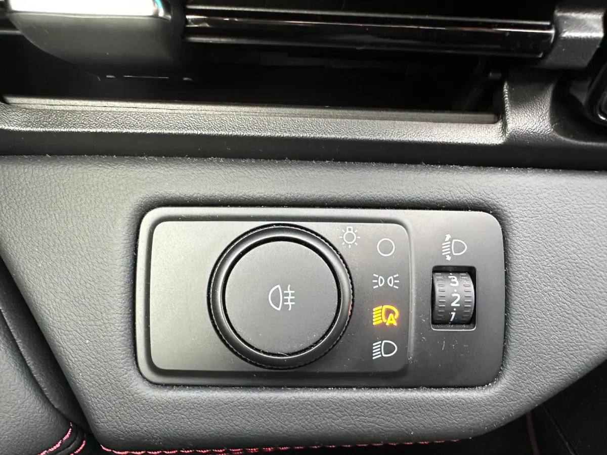 1.0 125PK ST-Line X AUTOMAAT | Achteruitrijcamera | Airco (automatisch) | Apple Carplay/Android Auto|telefoonintegratie premium