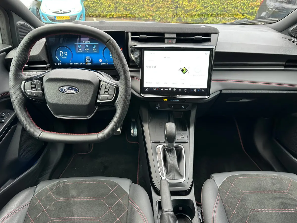 1.0 125PK ST-Line X AUTOMAAT | Achteruitrijcamera | Airco (automatisch) | Apple Carplay/Android Auto|telefoonintegratie premium