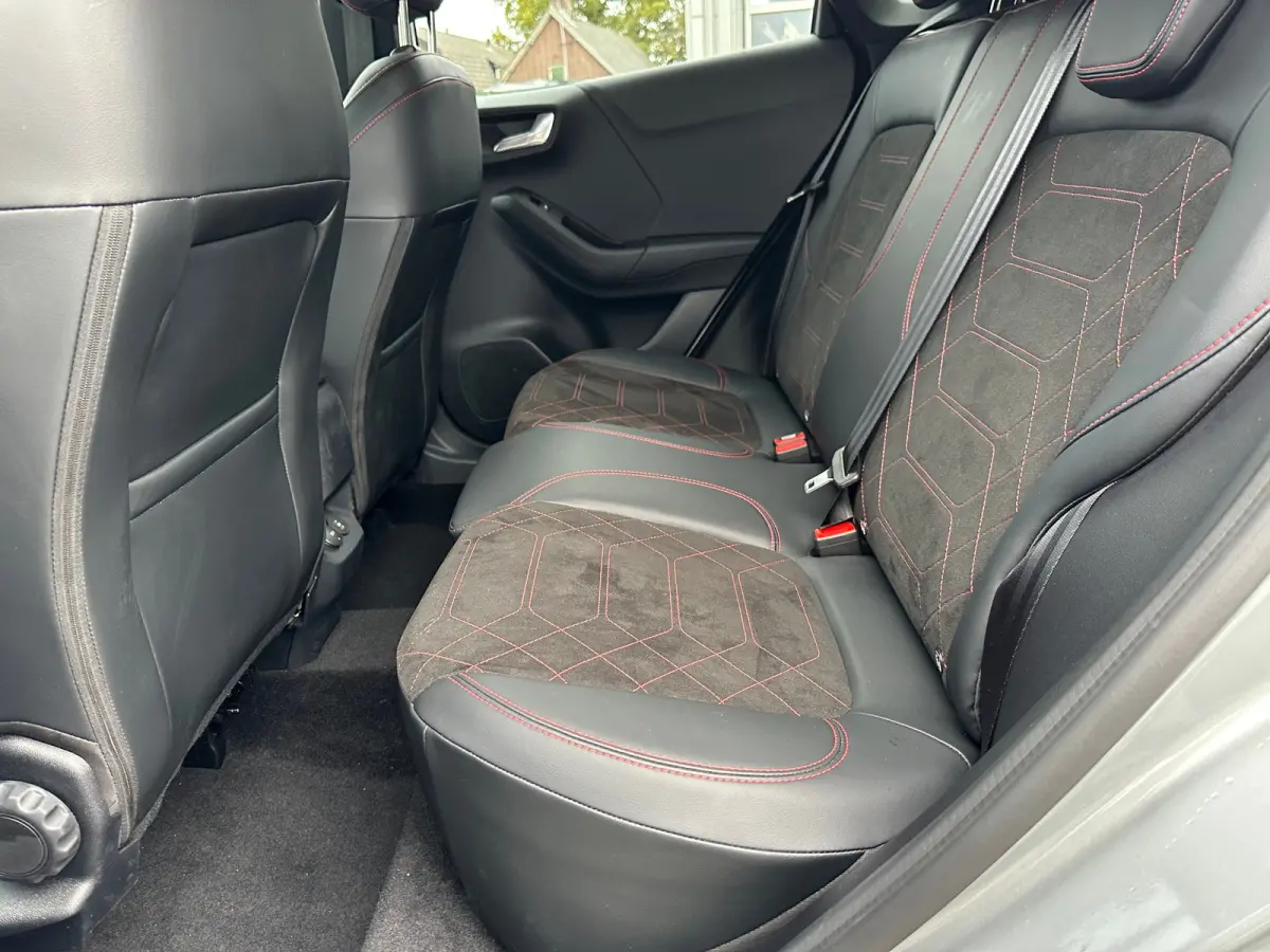 1.0 125PK ST-Line X AUTOMAAT | Achteruitrijcamera | Airco (automatisch) | Apple Carplay/Android Auto|telefoonintegratie premium
