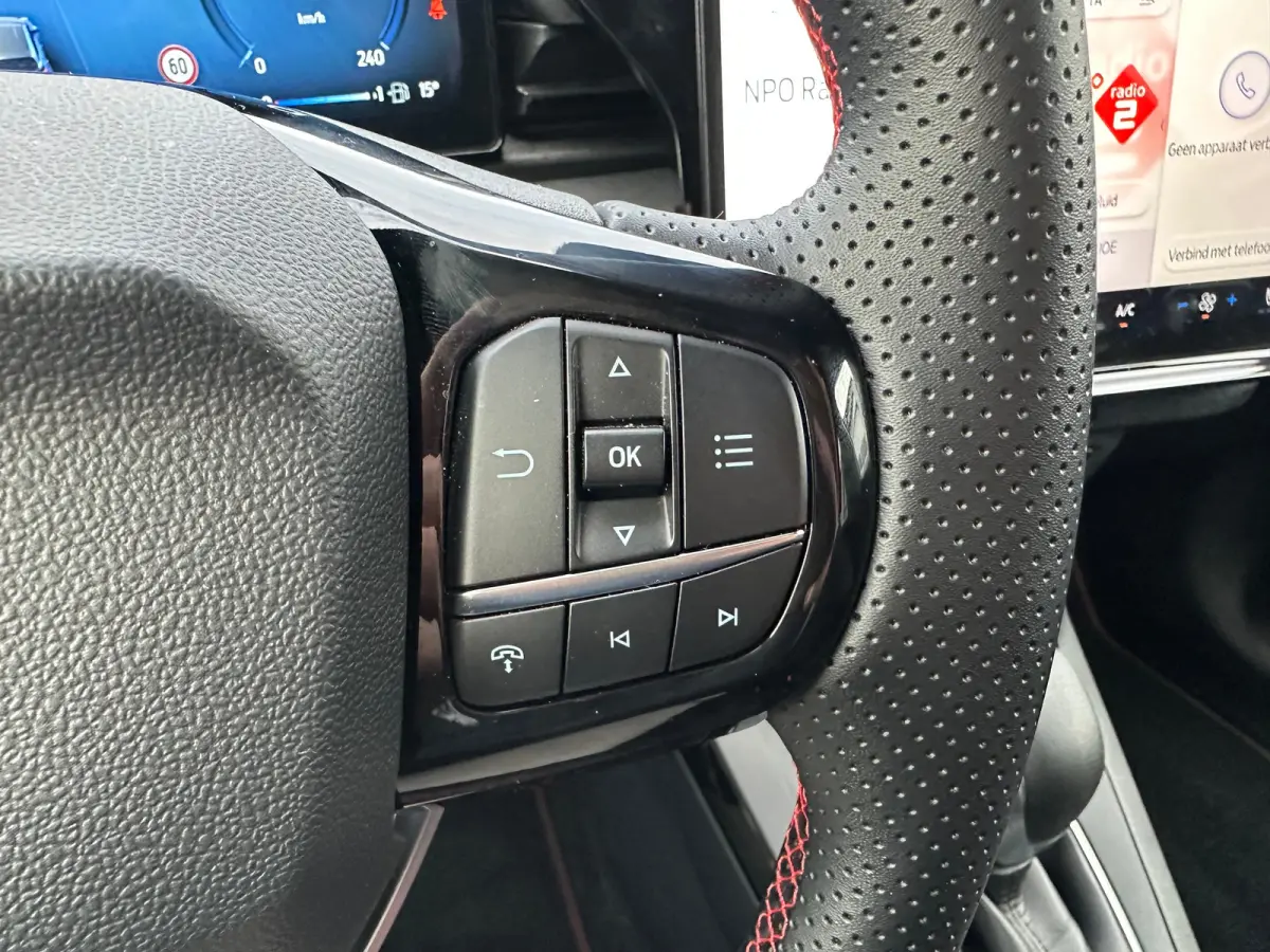 1.0 125PK ST-Line X AUTOMAAT | Achteruitrijcamera | Airco (automatisch) | Apple Carplay/Android Auto|telefoonintegratie premium