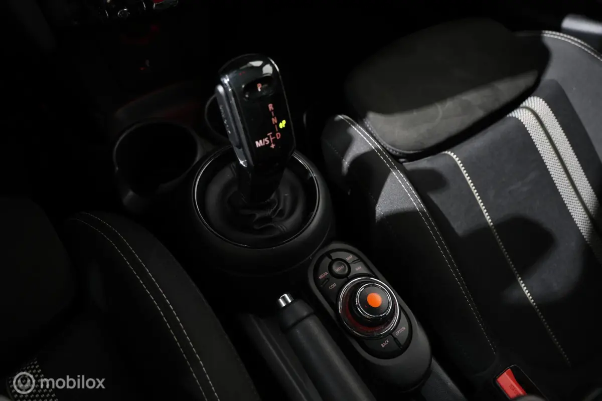Cooper 1.5 Carplay - JCW interieur - Airco