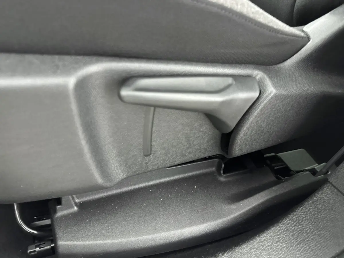 130pk Feel | Glazen Panoramadak | Camera | Comfortstoelen | Keyless | Dodehoek Detectie | Climate Control  | 19" Lichtmetalen Velgen | Apple Carplay/Android Auto |