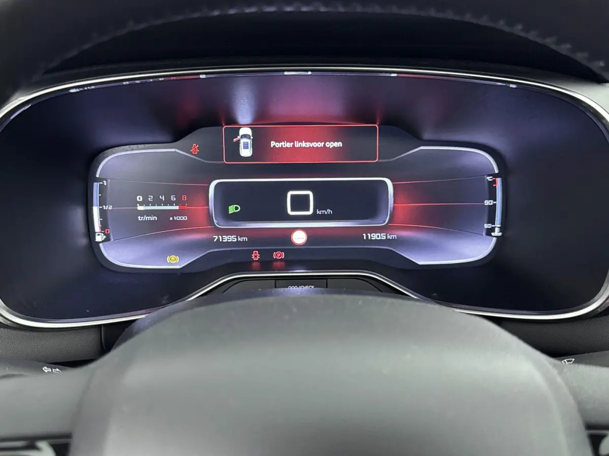 130pk Feel | Glazen Panoramadak | Camera | Comfortstoelen | Keyless | Dodehoek Detectie | Climate Control  | 19" Lichtmetalen Velgen | Apple Carplay/Android Auto |