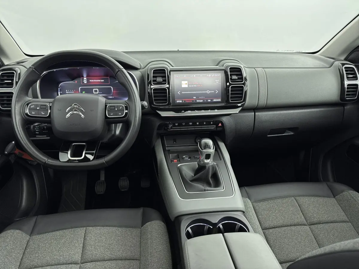 130pk Feel | Glazen Panoramadak | Camera | Comfortstoelen | Keyless | Dodehoek Detectie | Climate Control  | 19" Lichtmetalen Velgen | Apple Carplay/Android Auto |