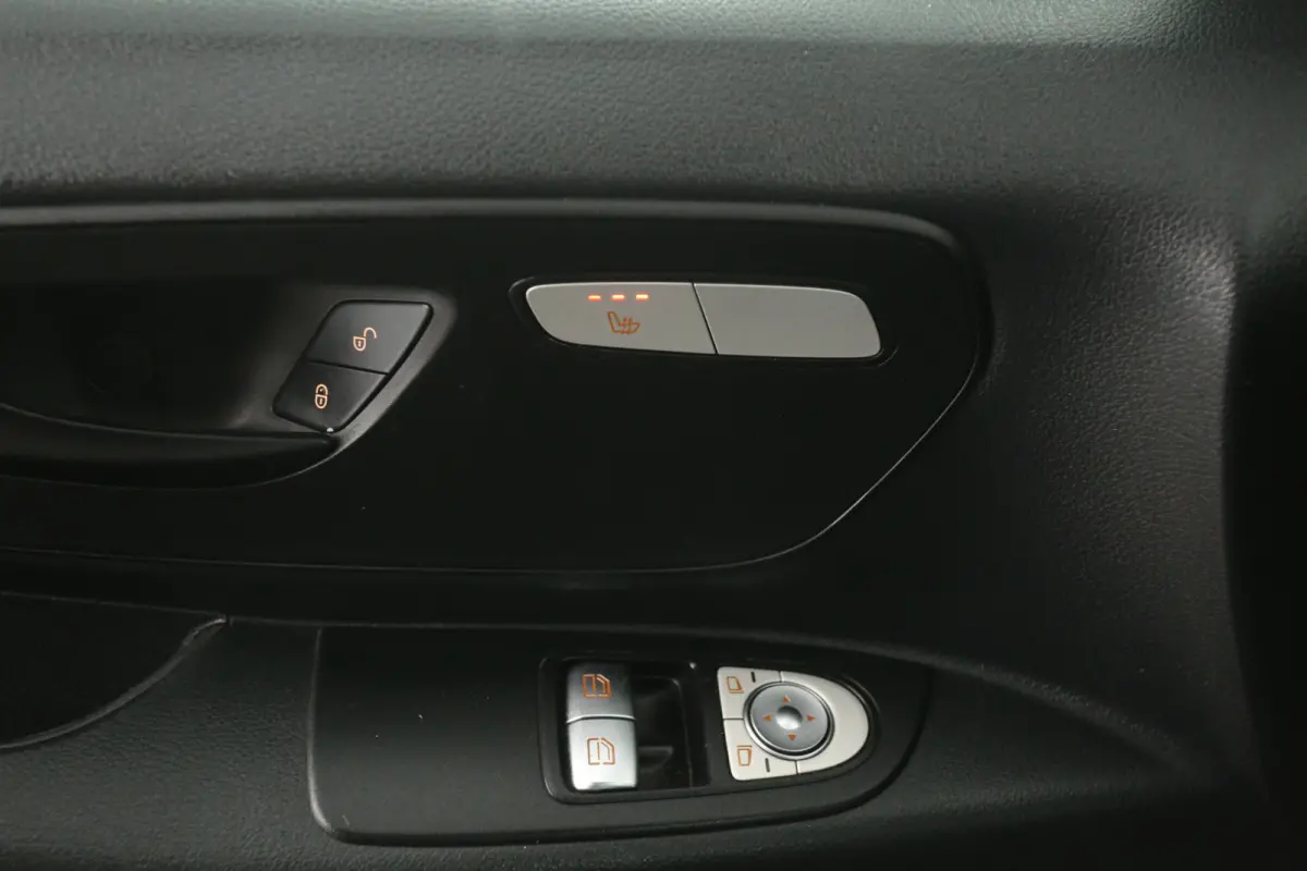 CDI Lang 140PK | Marge | Airco | Cruise | 3 Zits | Trekhaak | Parkeersens. | Stoelverw.