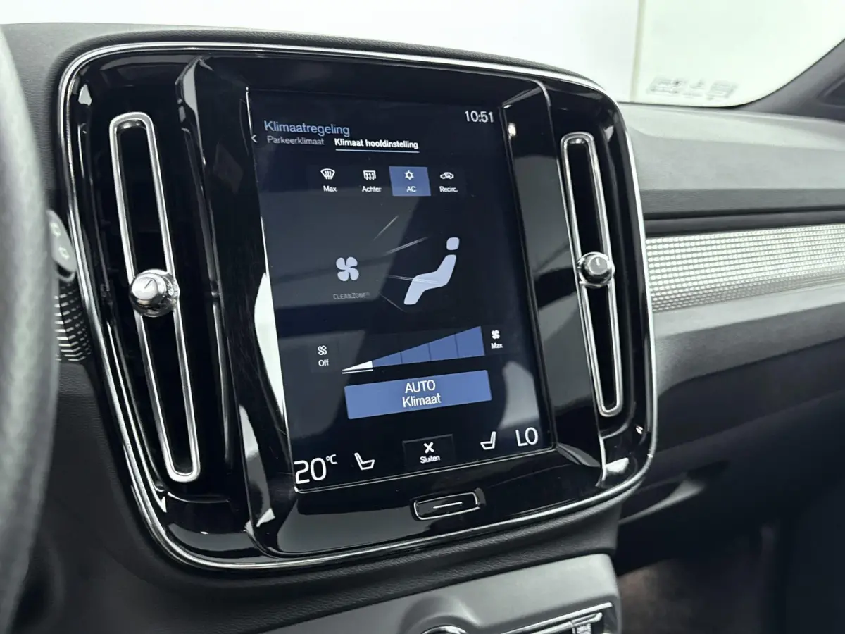 2.0 T5 AWD R-Design Intro Edition | Achteruitrijcamera | Panoramadak | Elektr. verstelbare stoelen + memory | Harman Kardon Soundsystem | Climate Control + Stoelverwarming |