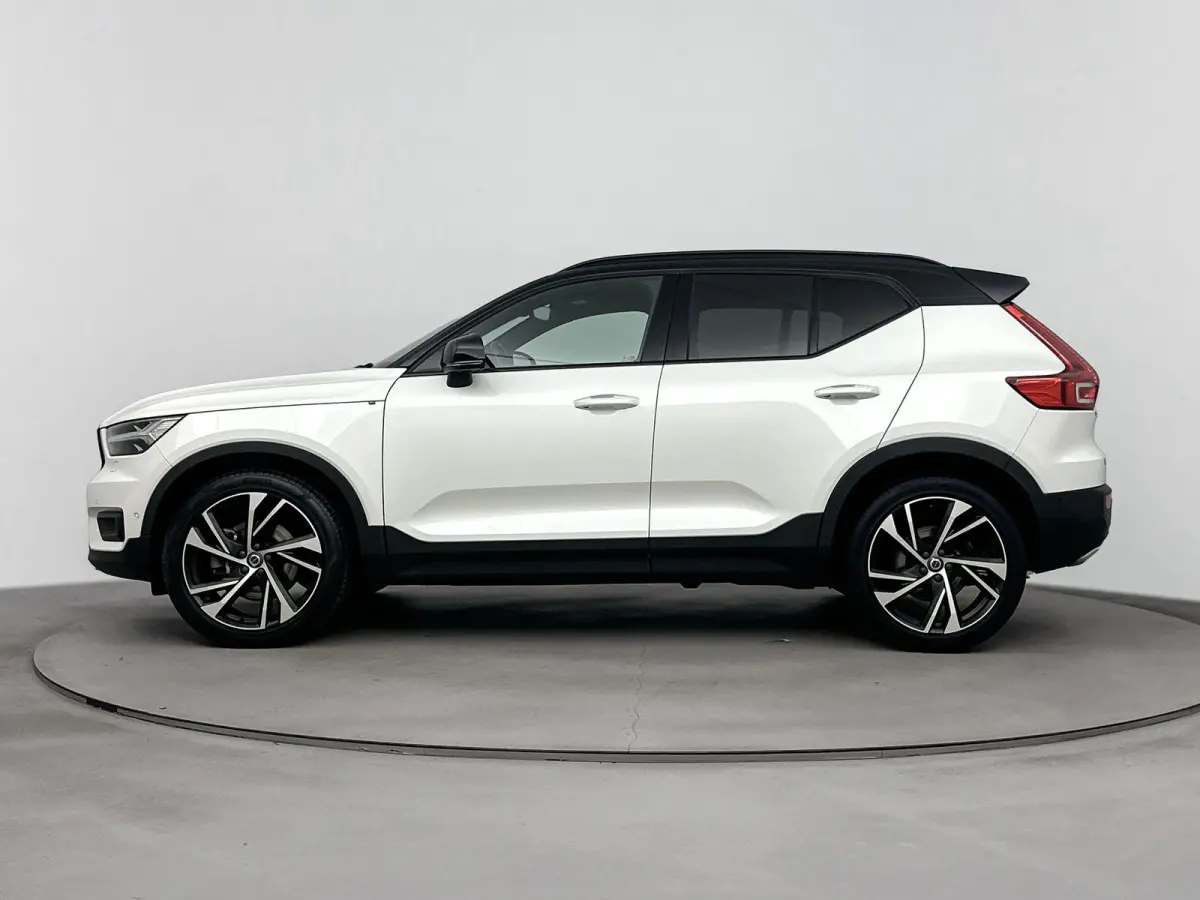 2.0 T5 AWD R-Design Intro Edition | Achteruitrijcamera | Panoramadak | Elektr. verstelbare stoelen + memory | Harman Kardon Soundsystem | Climate Control + Stoelverwarming |