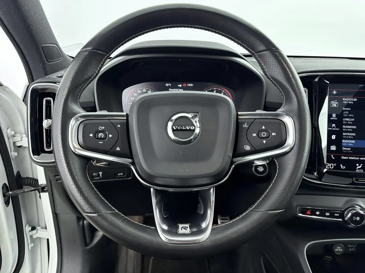 2.0 T5 AWD R-Design Intro Edition | Achteruitrijcamera | Panoramadak | Elektr. verstelbare stoelen + memory | Harman Kardon Soundsystem | Climate Control + Stoelverwarming |