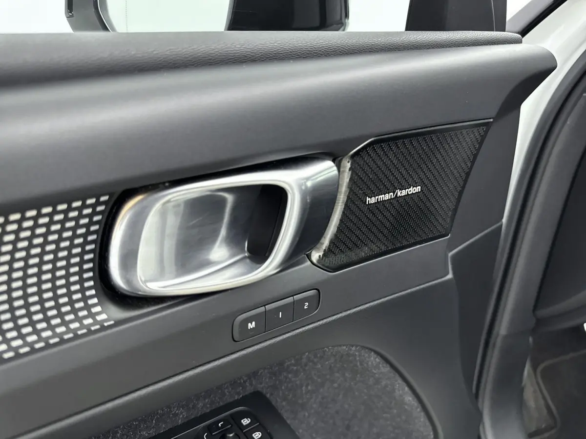 2.0 T5 AWD R-Design Intro Edition | Achteruitrijcamera | Panoramadak | Elektr. verstelbare stoelen + memory | Harman Kardon Soundsystem | Climate Control + Stoelverwarming |