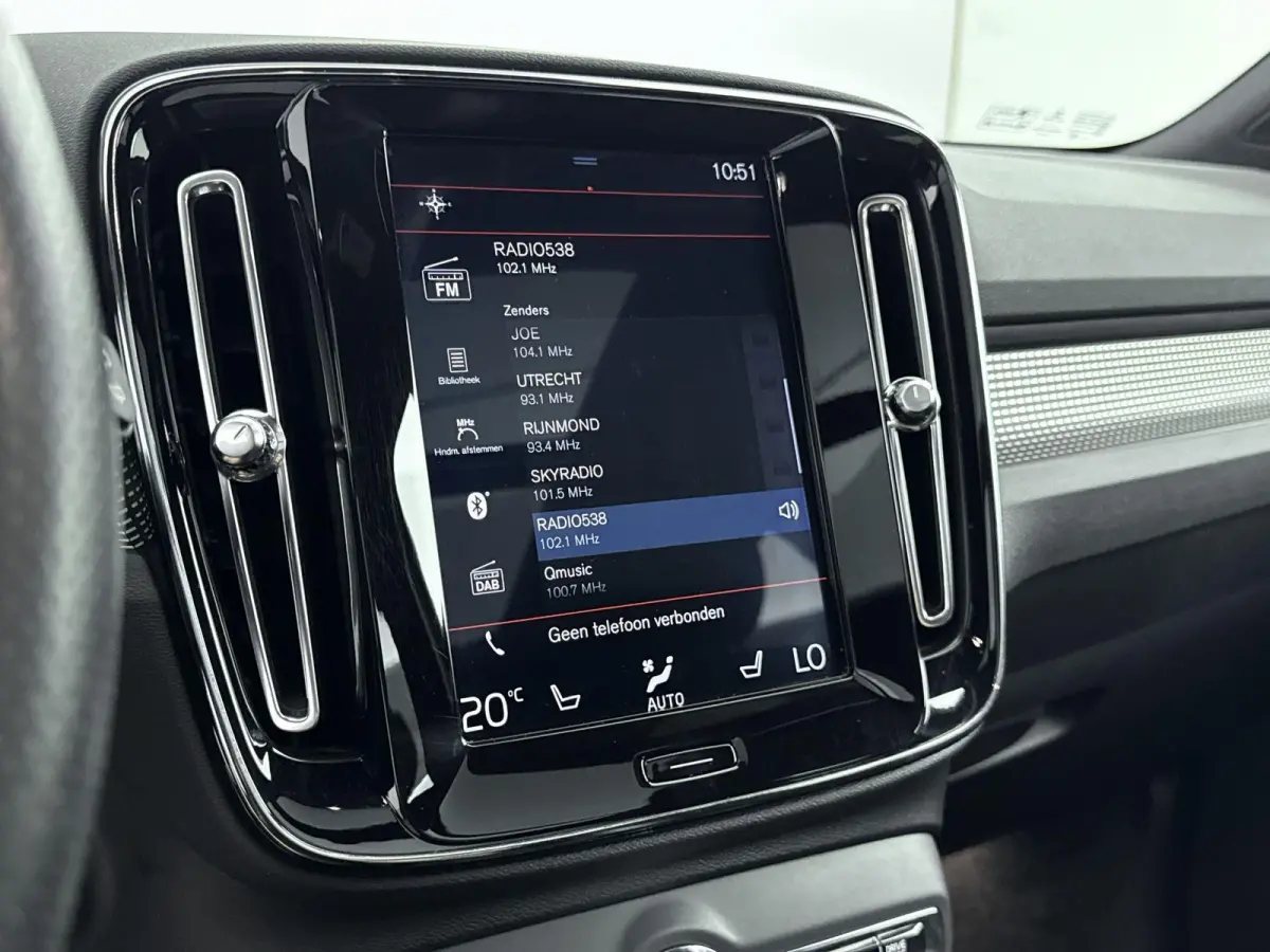 2.0 T5 AWD R-Design Intro Edition | Achteruitrijcamera | Panoramadak | Elektr. verstelbare stoelen + memory | Harman Kardon Soundsystem | Climate Control + Stoelverwarming |