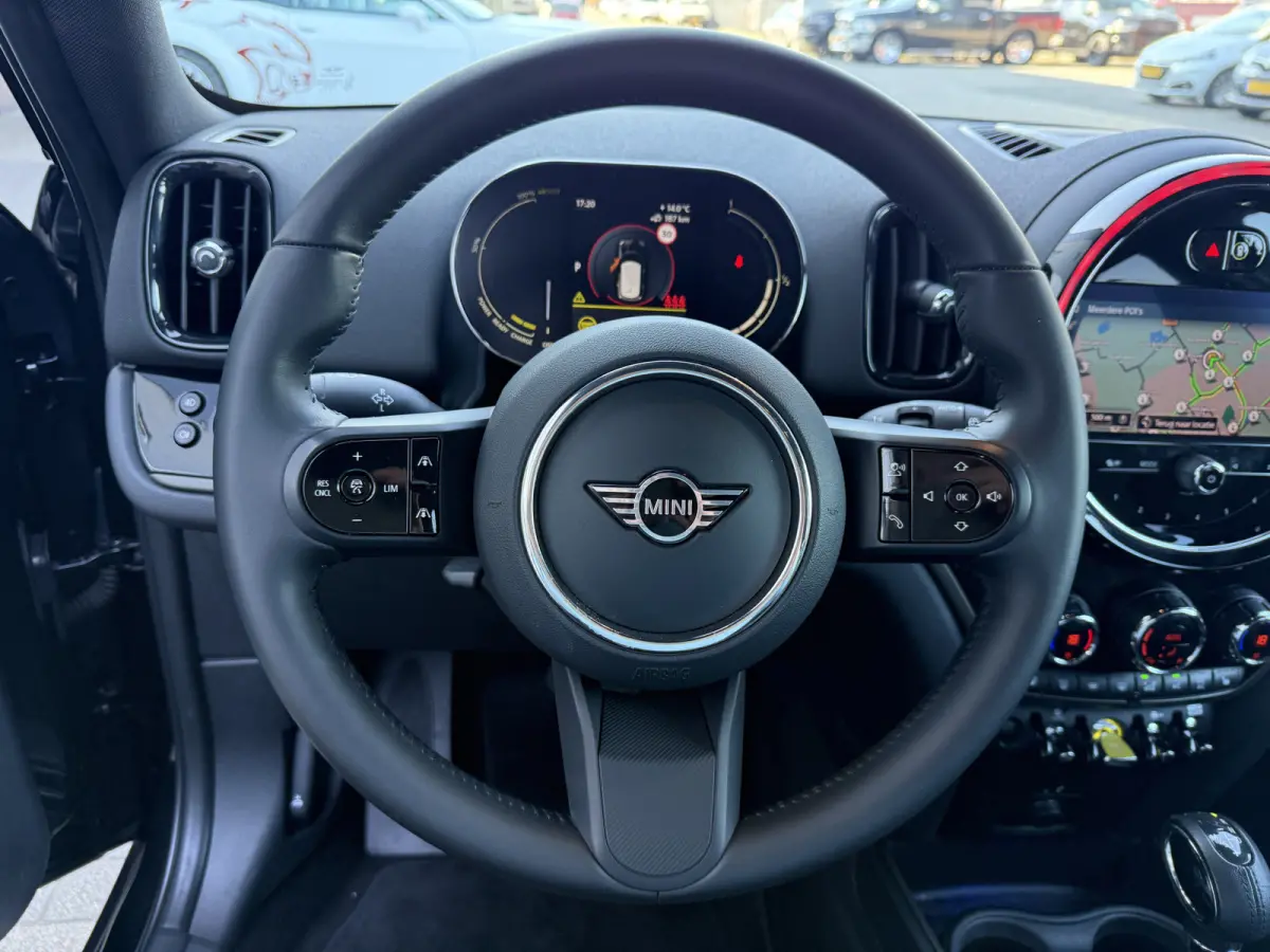 2.0 Cooper SE ALL4 Leder/Camera/Apple