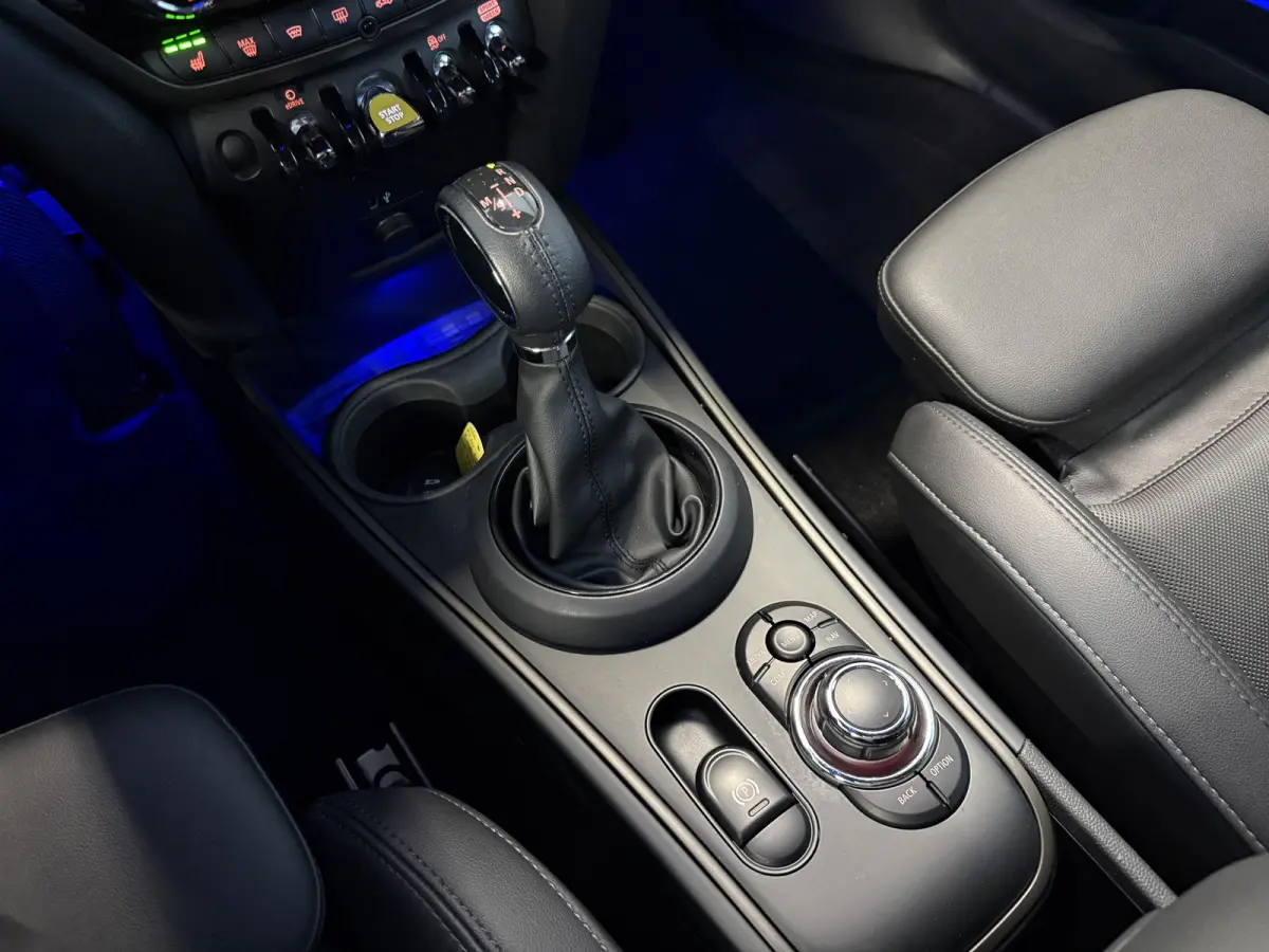 2.0 Cooper SE ALL4 Leder/Camera/Apple