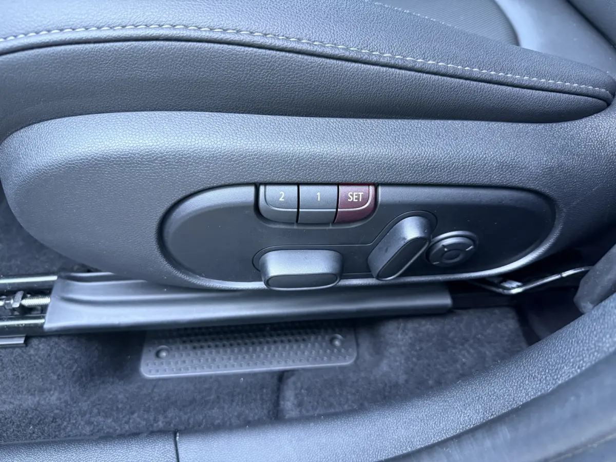 2.0 Cooper SE ALL4 Leder/Camera/Apple