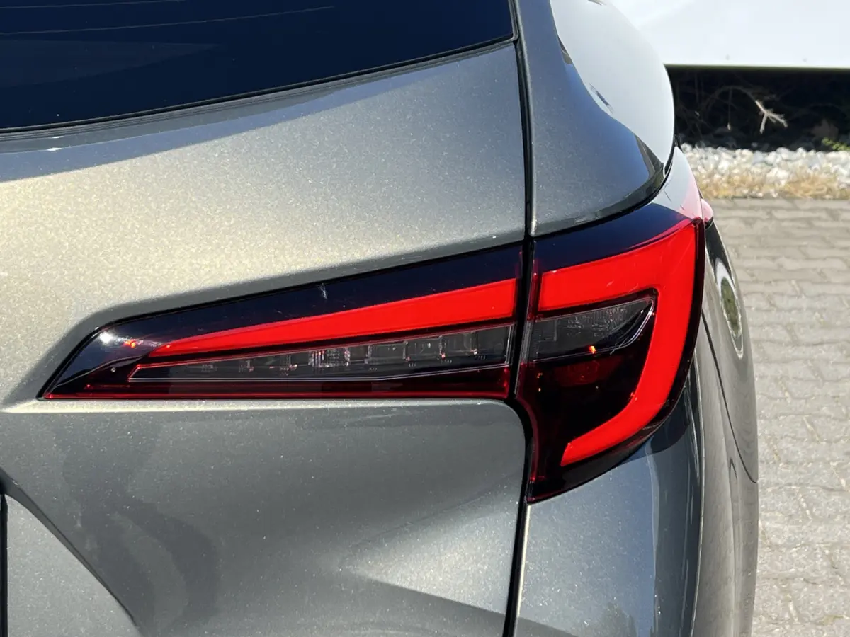 Hybrid 140 Dynamic | Navi | Carplay | Camera | ACC | Dodehoek | Winter Pack