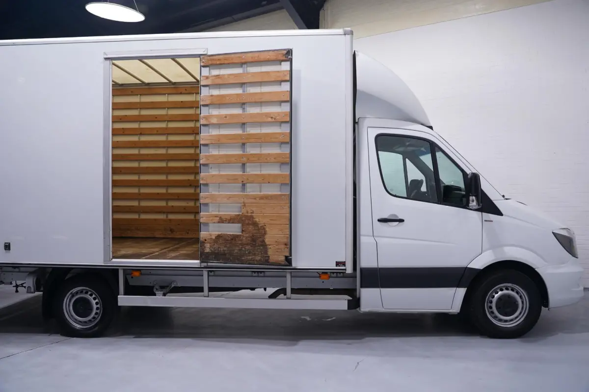 311 CDI Automaat Bakwagen met Deuren 20M3 Airco, Dakspoiler, LxBxH 430x210x220 cm, NAP, 3-Zits