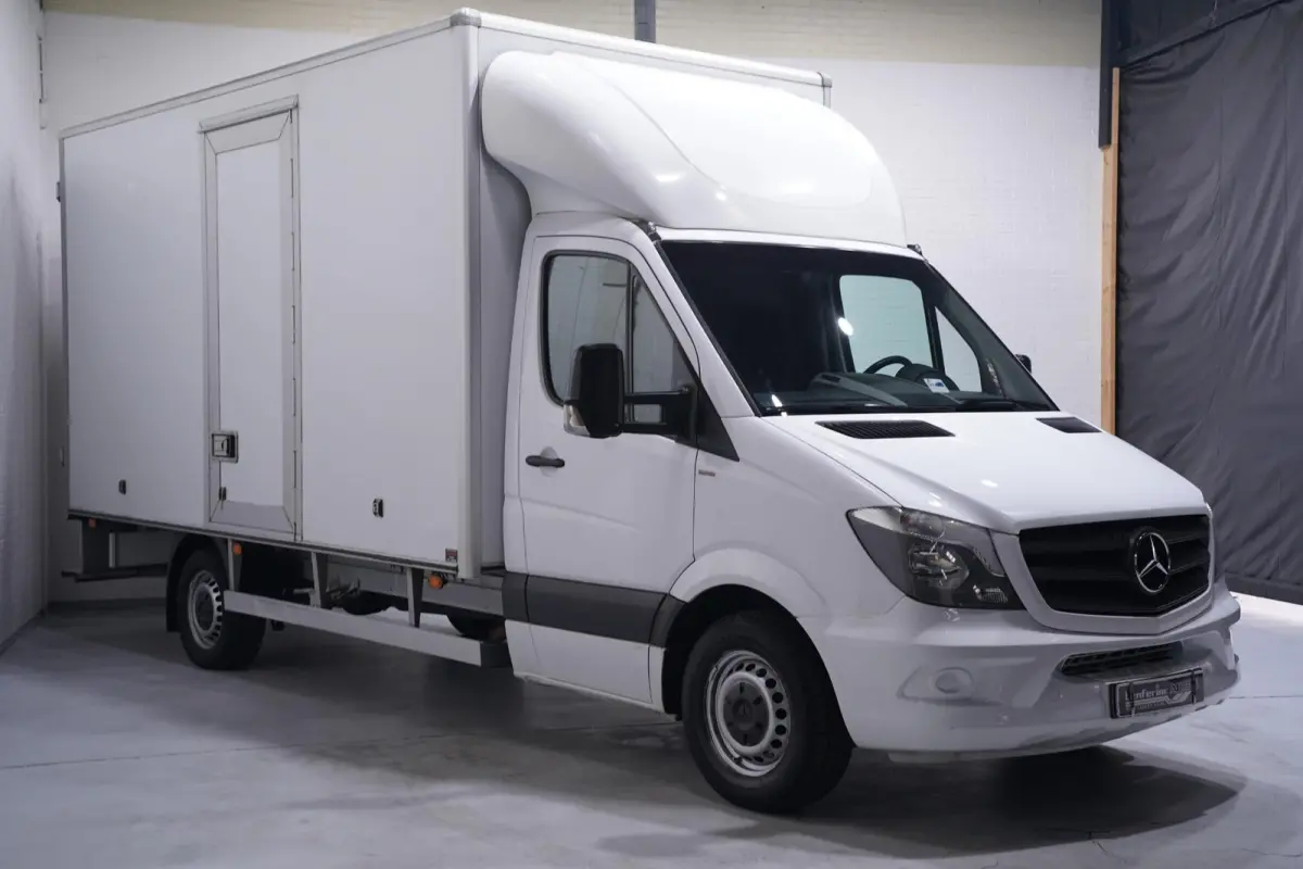 311 CDI Automaat Bakwagen met Deuren 20M3 Airco, Dakspoiler, LxBxH 430x210x220 cm, NAP, 3-Zits