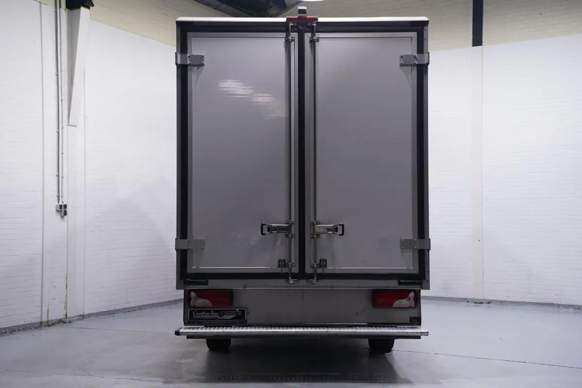 311 CDI Automaat Bakwagen met Deuren 20M3 Airco, Dakspoiler, LxBxH 430x210x220 cm, NAP, 3-Zits