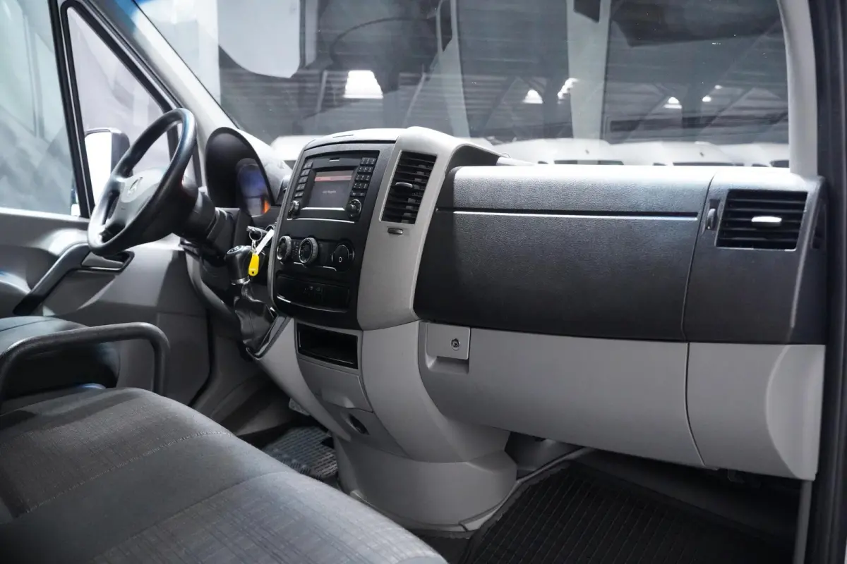 311 CDI Automaat Bakwagen met Deuren 20M3 Airco, Dakspoiler, LxBxH 430x210x220 cm, NAP, 3-Zits