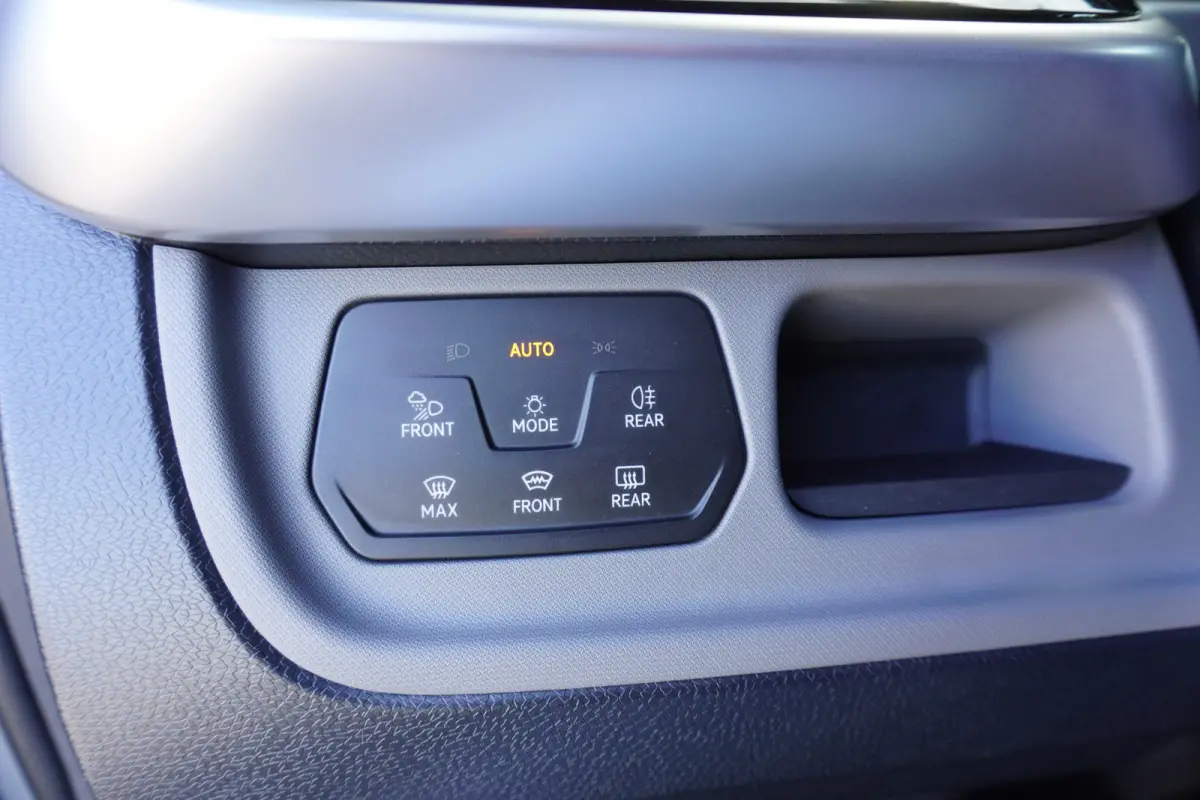 Icl. BTW Pro 77kWh 5 persoons 2x Schuifdeur Apple Carplay Parkeersensoren IQ Light Navigatie 19" Velgen Cruise control