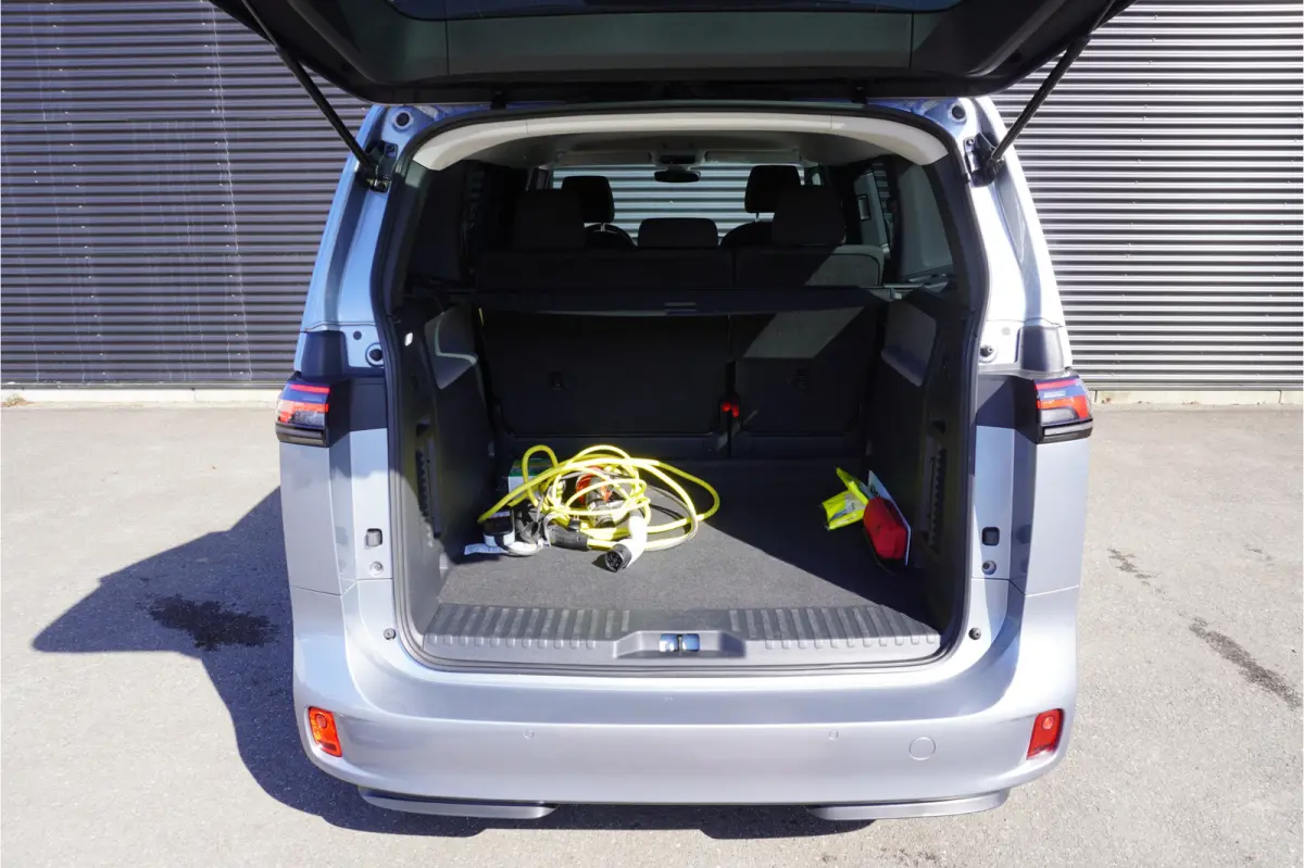 Icl. BTW Pro 77kWh 5 persoons 2x Schuifdeur Apple Carplay Parkeersensoren IQ Light Navigatie 19" Velgen Cruise control