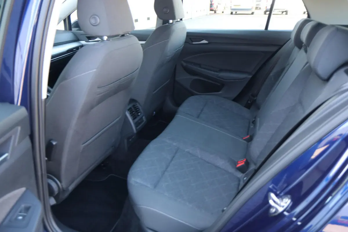 1.0 eTSI 110pk DSG Life | Navigatie | App Connect | Parkeersensoren