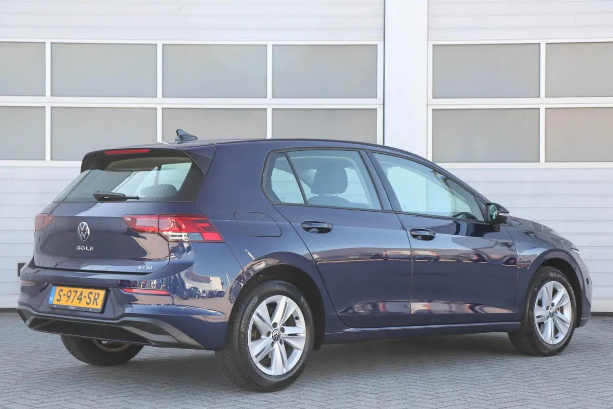 1.0 eTSI 110pk DSG Life | Navigatie | App Connect | Parkeersensoren