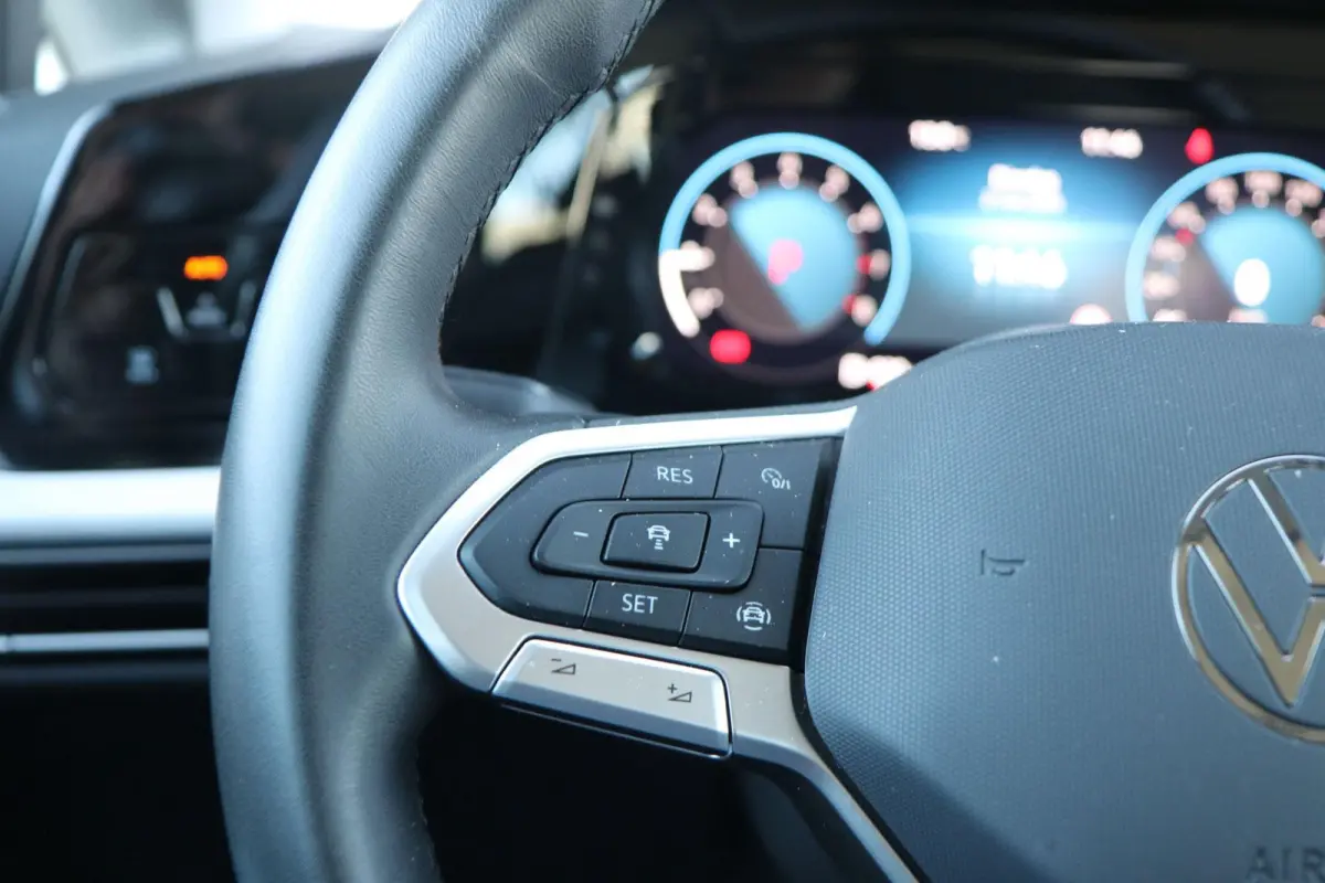 1.0 eTSI 110pk DSG Life | Navigatie | App Connect | Parkeersensoren
