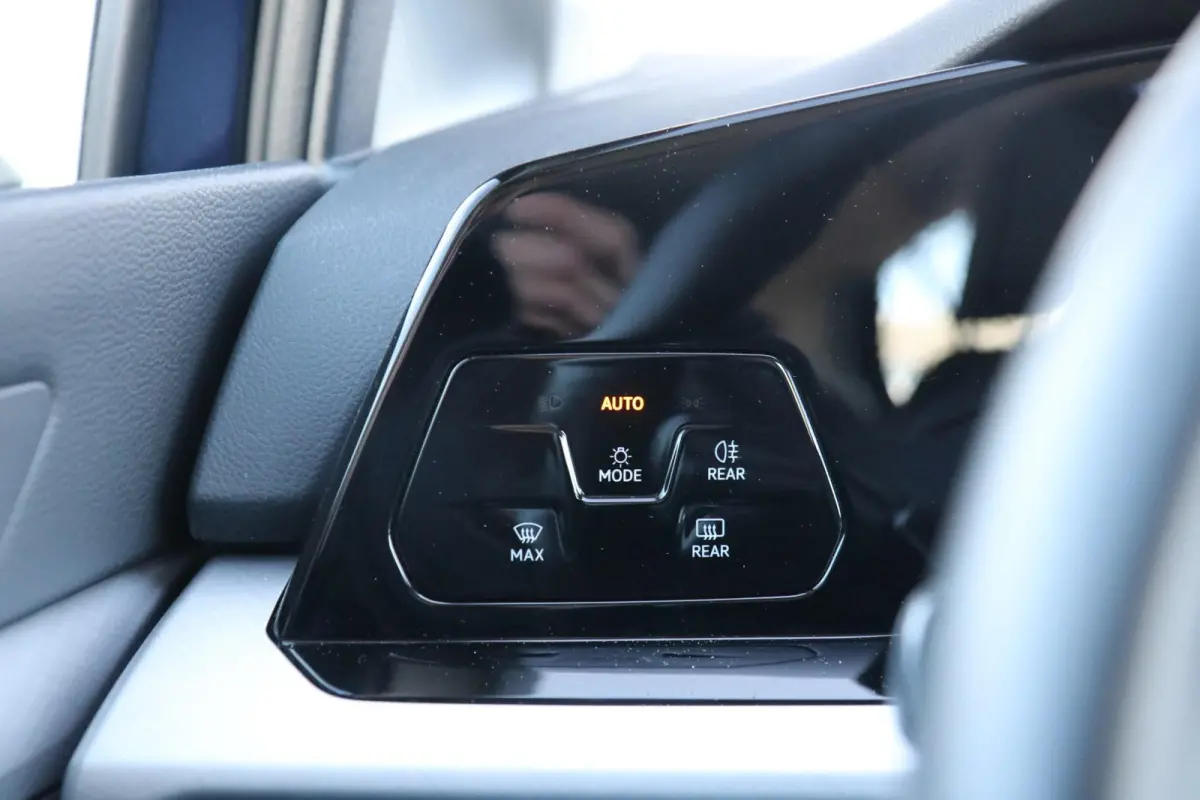 1.0 eTSI 110pk DSG Life | Navigatie | App Connect | Parkeersensoren