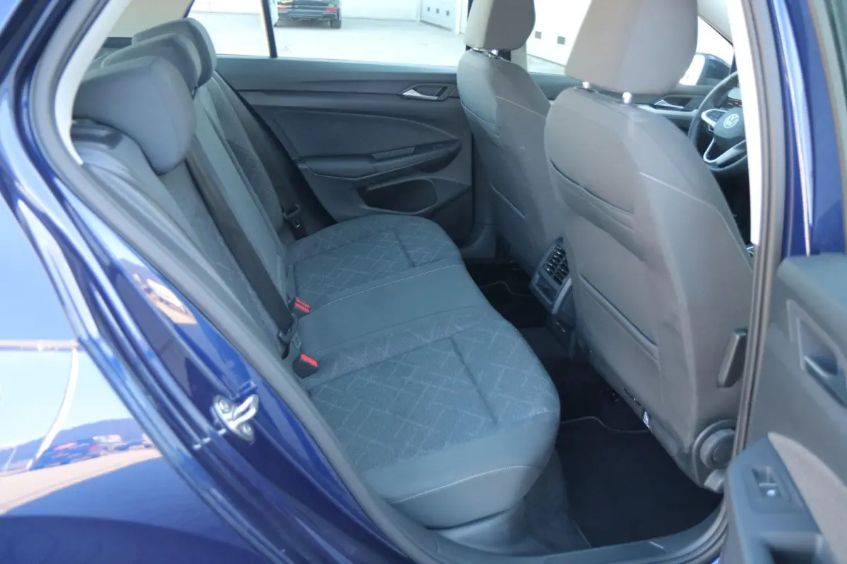 1.0 eTSI 110pk DSG Life | Navigatie | App Connect | Parkeersensoren