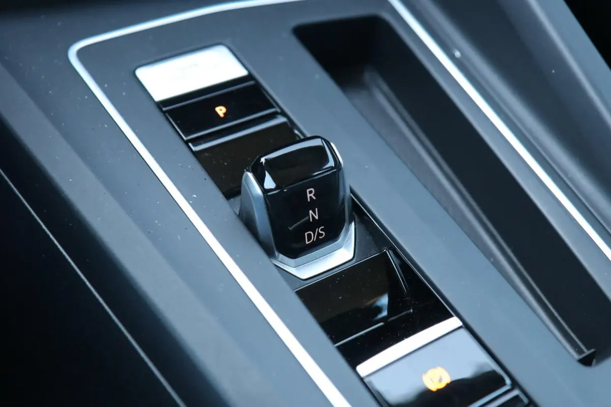 1.0 eTSI 110pk DSG Life | Navigatie | App Connect | Parkeersensoren