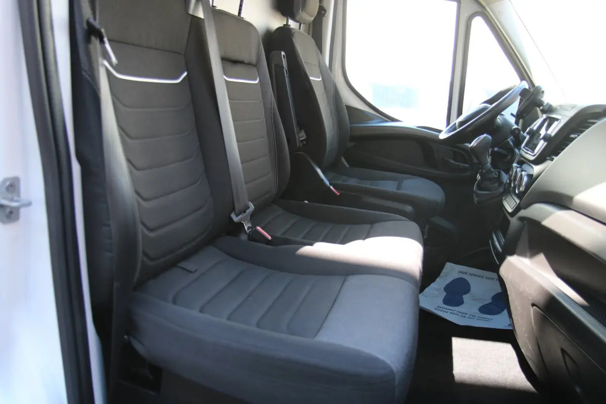 35S14V 2.3 410L L5H2 / Automaat / 3,5 ton trek / Trekhaak