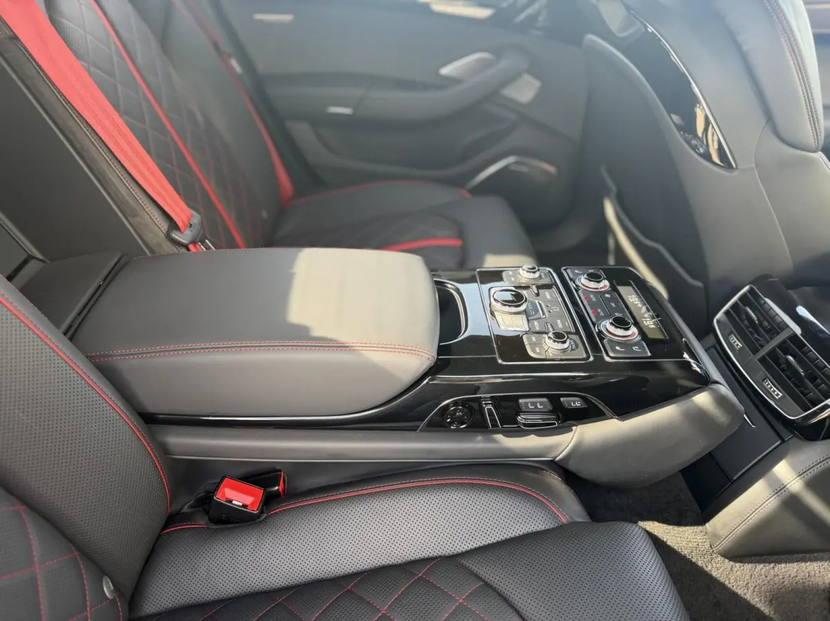 4.0 TFSI S8 plus quattro|Keramisch|B&O|Nacht|Exclusi