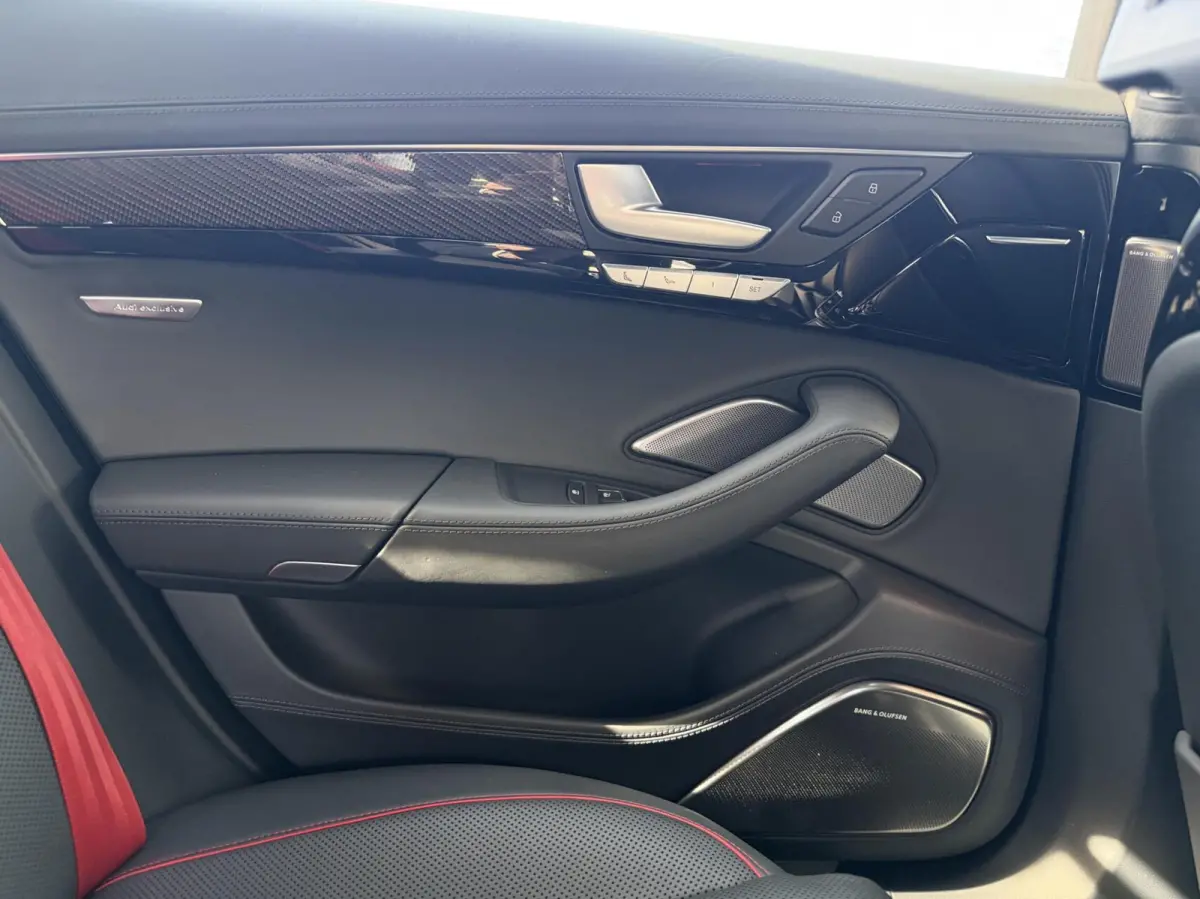 4.0 TFSI S8 plus quattro|Keramisch|B&O|Nacht|Exclusi