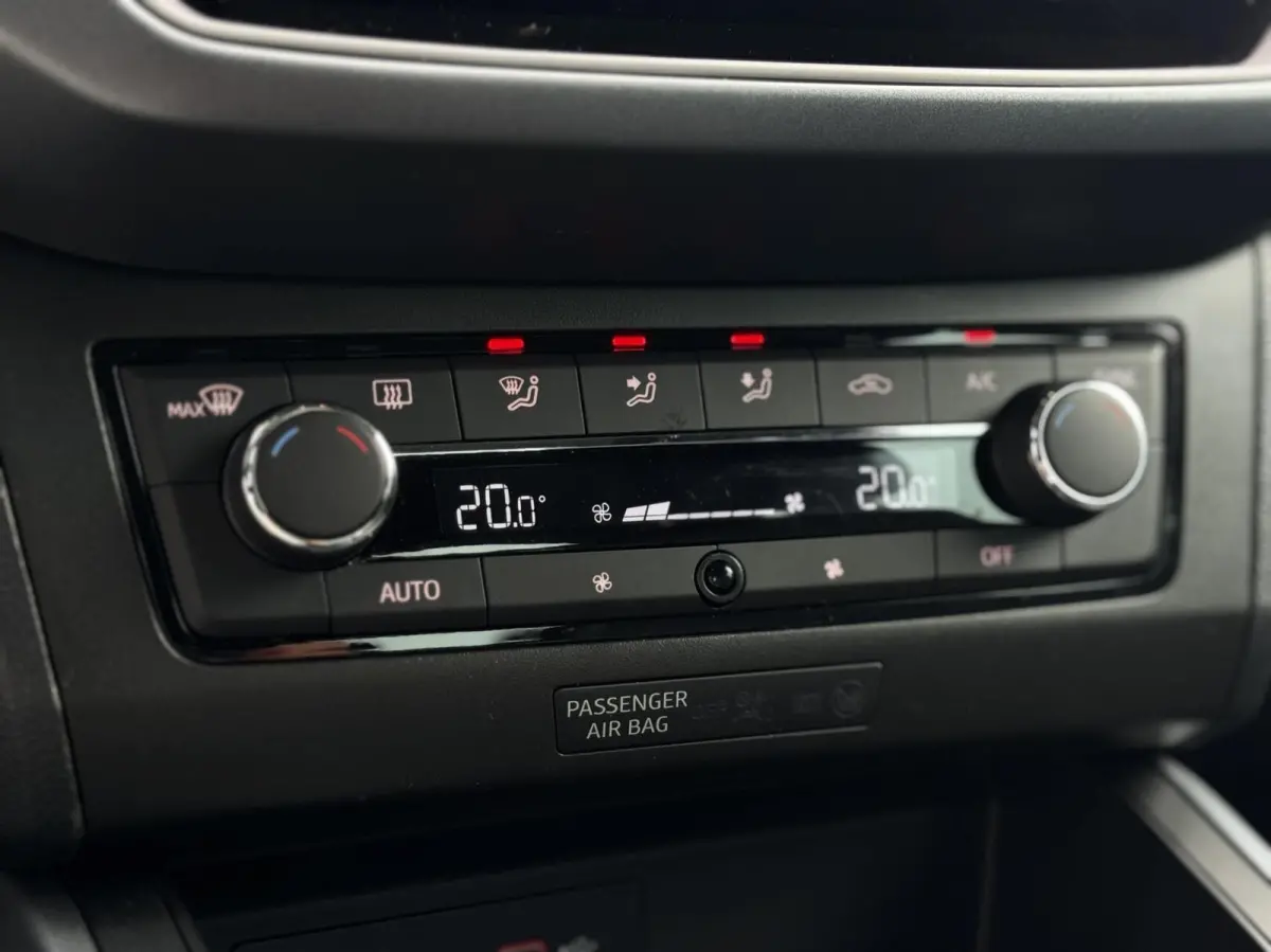 1.0TSI StyleBusiness Intense|ACC|Carplay|DSG|Cam