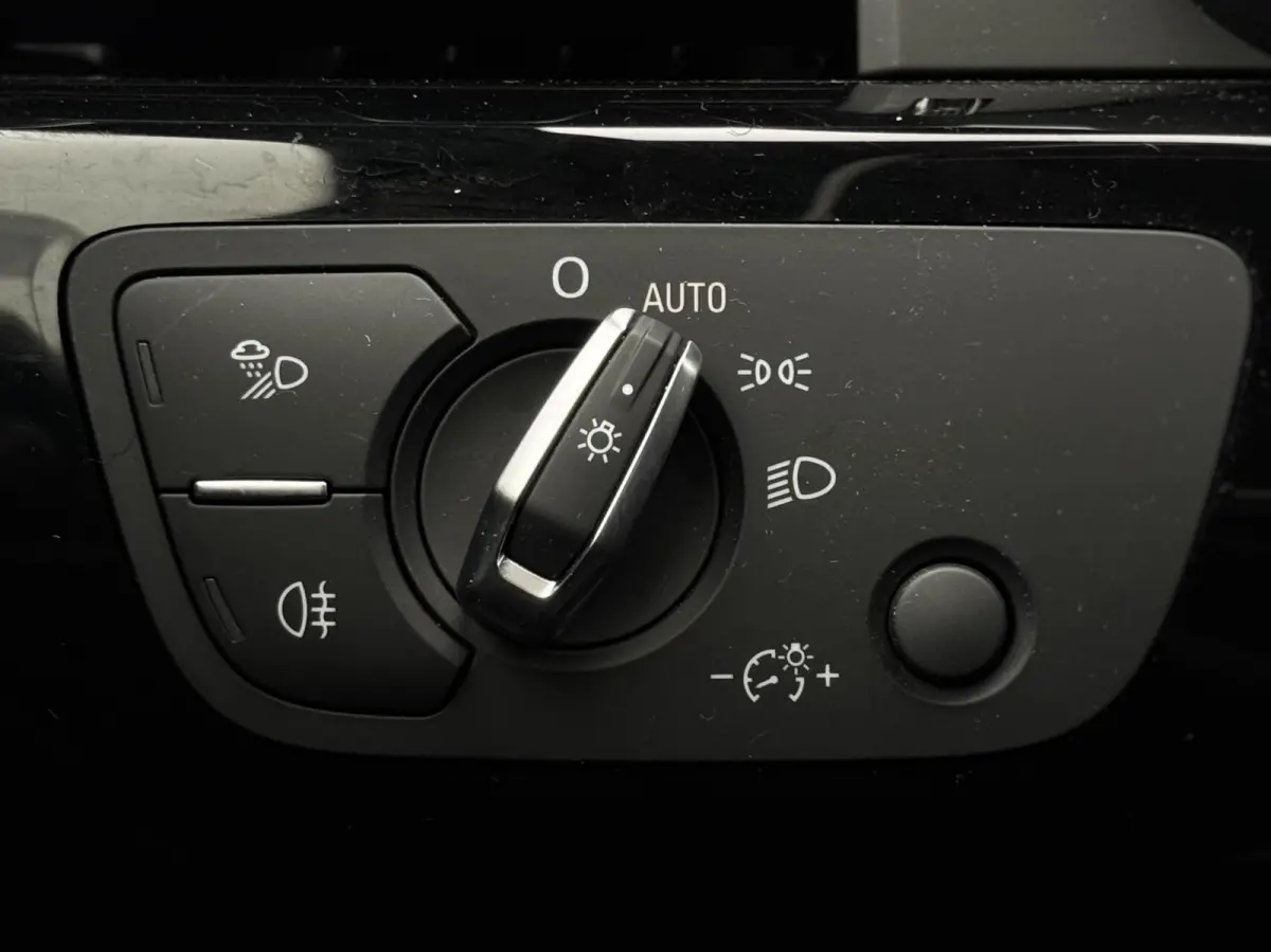 1.4TFSI Sport S line black edition|Carplay|18"