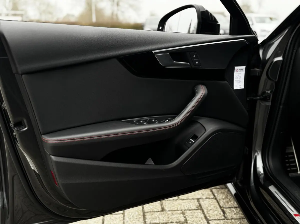 1.4TFSI Sport S line black edition|Carplay|18"