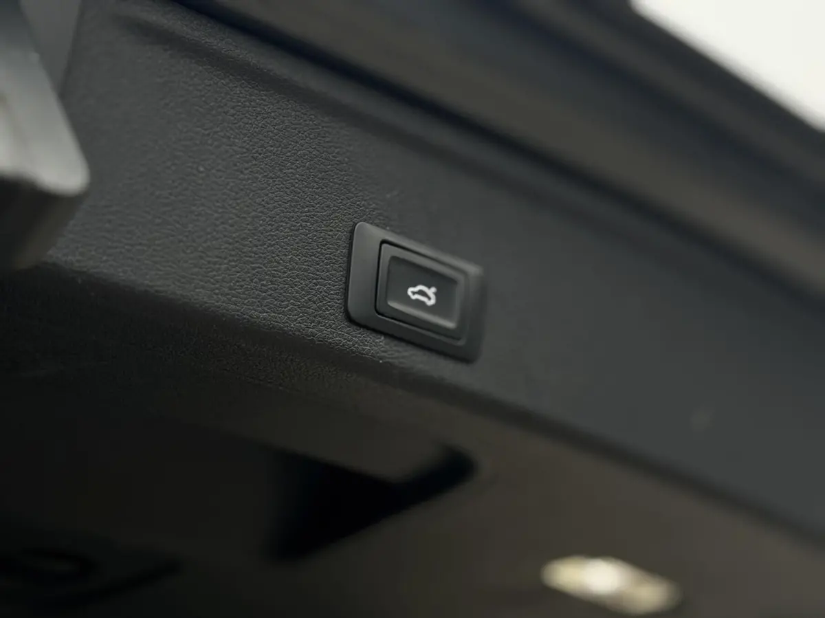 1.4TFSI Sport S line black edition|Carplay|18"