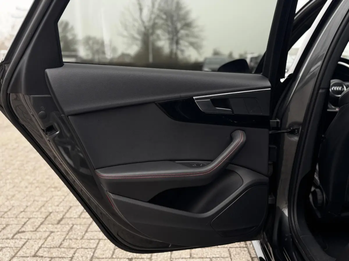 1.4TFSI Sport S line black edition|Carplay|18"