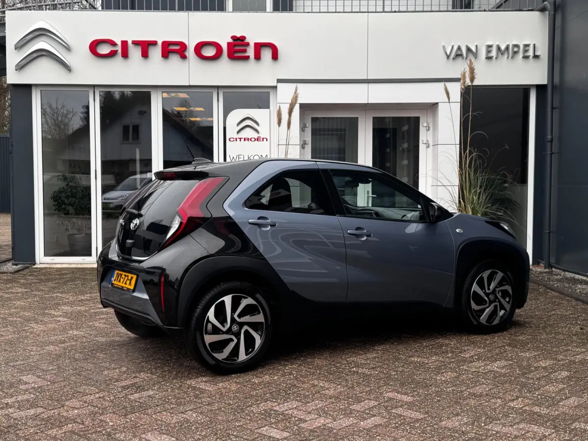 1.0 VVT-i S-CVT Pulse | Automaat | Camera | Carplay | Adaptive Cruise |