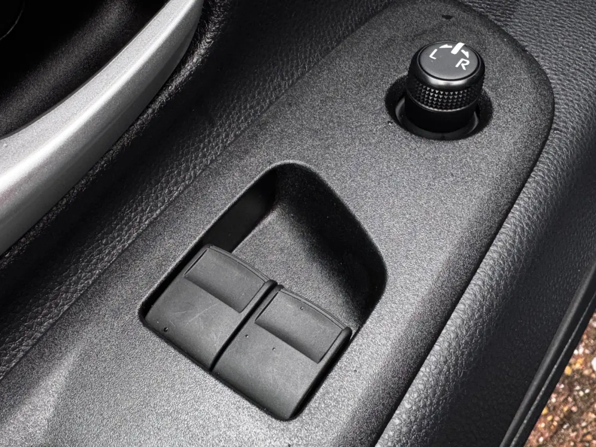 1.0 VVT-i S-CVT Pulse | Automaat | Camera | Carplay | Adaptive Cruise |