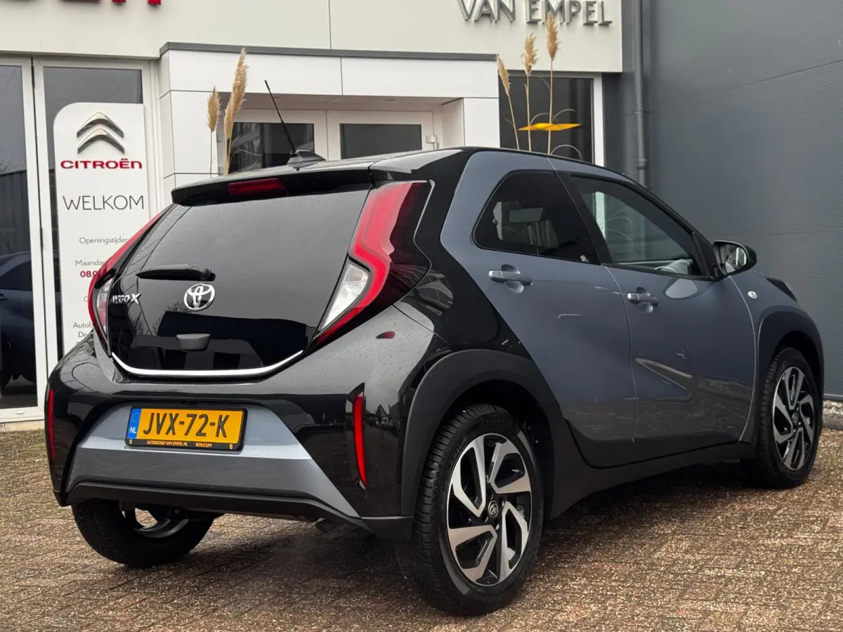 1.0 VVT-i S-CVT Pulse | Automaat | Camera | Carplay | Adaptive Cruise |