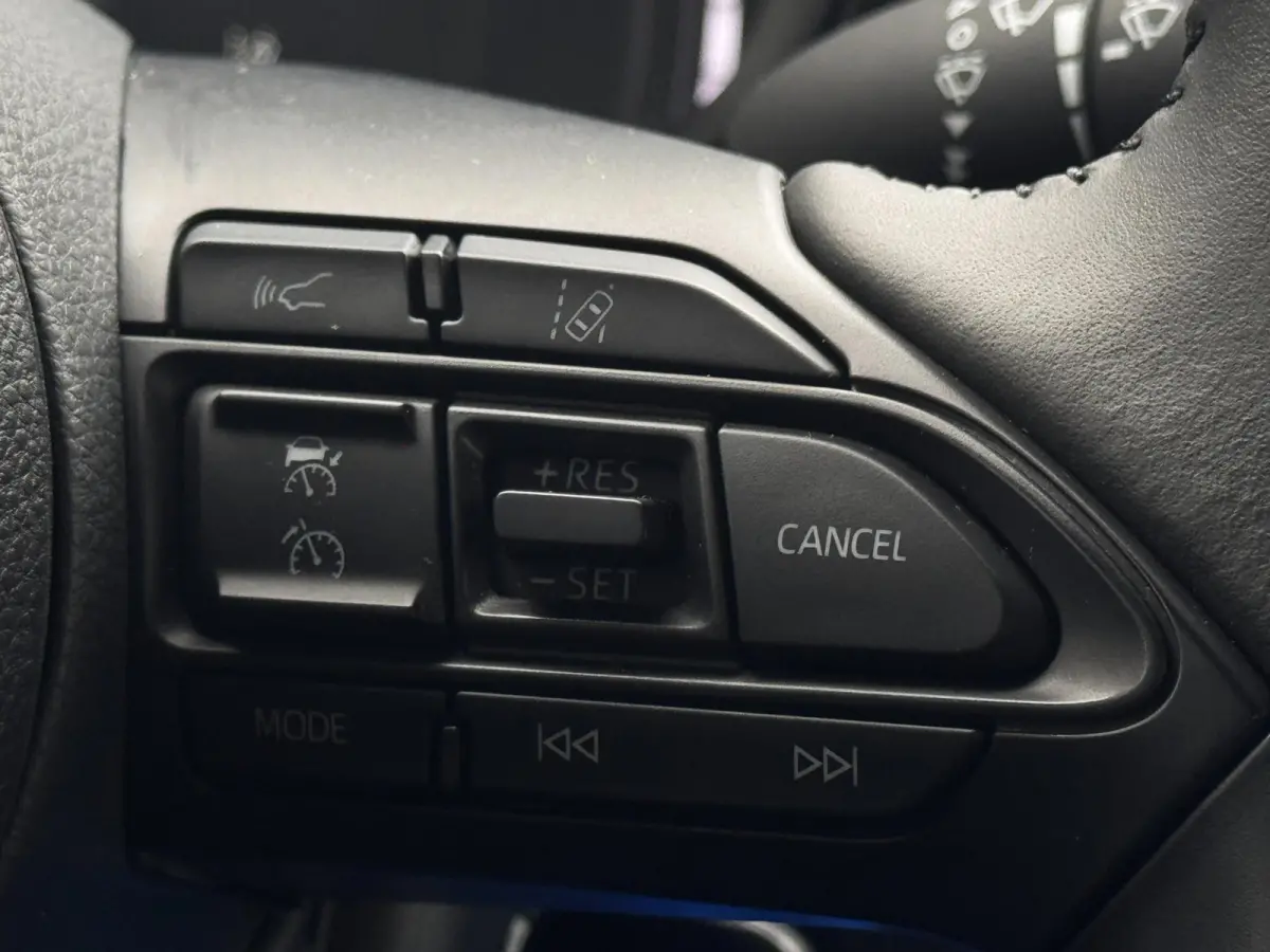 1.0 VVT-i S-CVT Pulse | Automaat | Camera | Carplay | Adaptive Cruise |