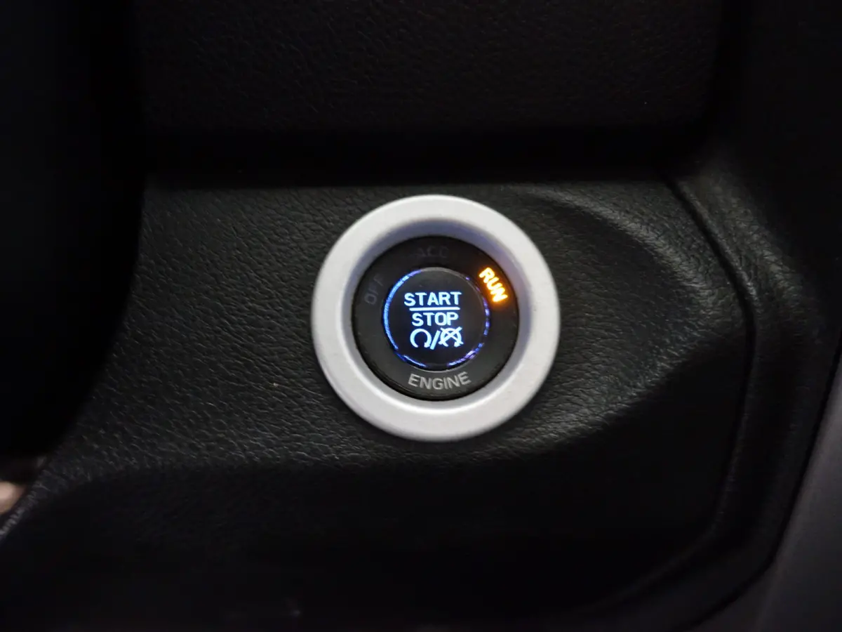 1500 5.7 V8 4x4 Quad Cab 6'4 Laramie Aut- LPG G3, Schuifdak, Elek Verwarmd/Geventileerd Interieur, Alpine Audio, Camera