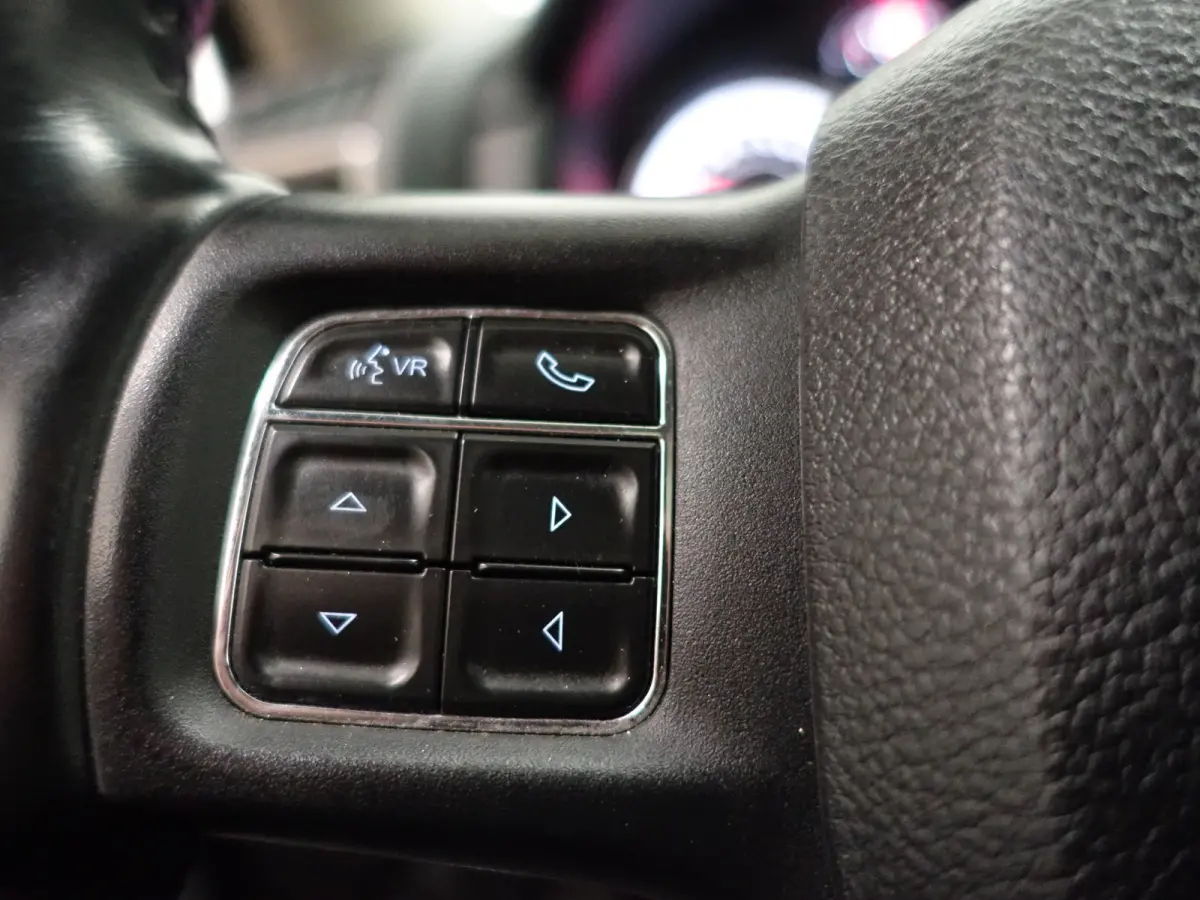1500 5.7 V8 4x4 Quad Cab 6'4 Laramie Aut- LPG G3, Schuifdak, Elek Verwarmd/Geventileerd Interieur, Alpine Audio, Camera