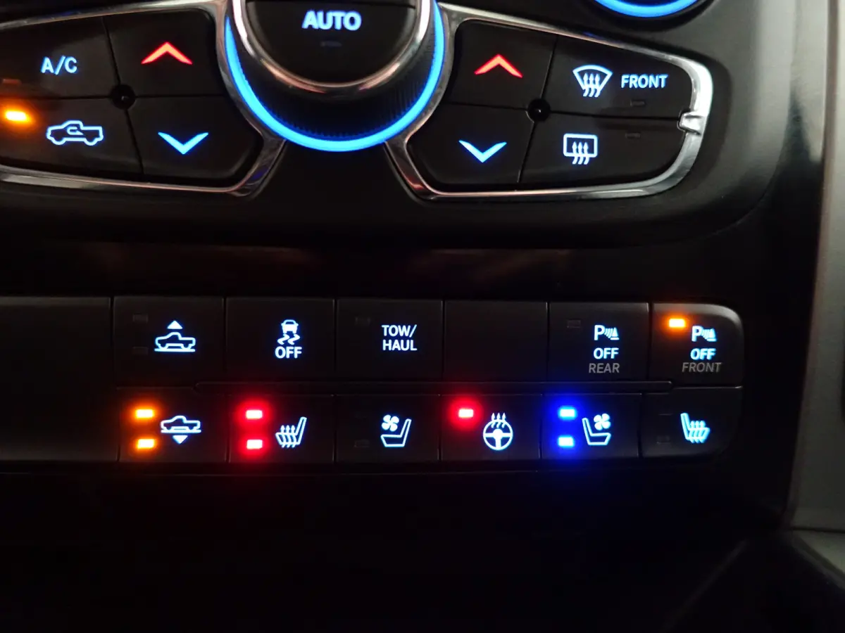 1500 5.7 V8 4x4 Quad Cab 6'4 Laramie Aut- LPG G3, Schuifdak, Elek Verwarmd/Geventileerd Interieur, Alpine Audio, Camera