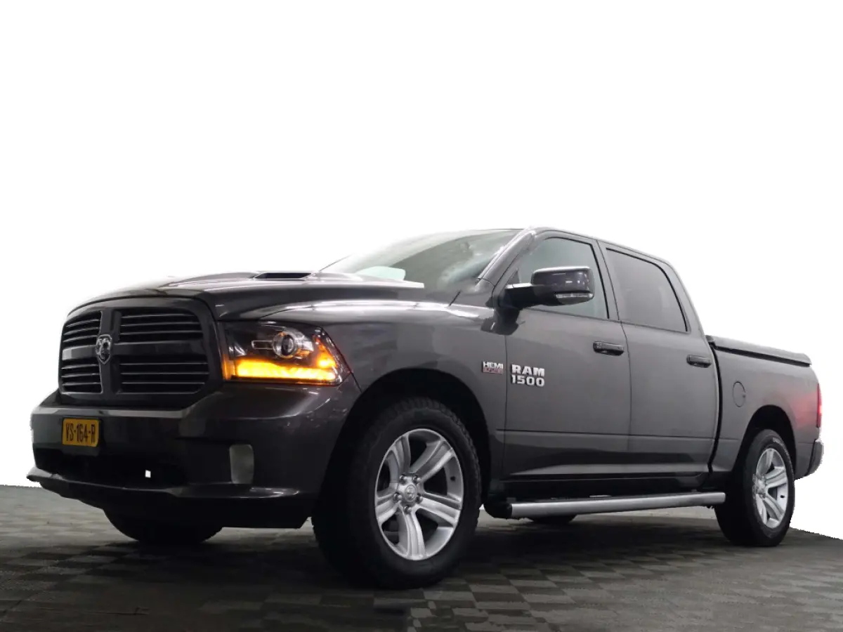 1500 5.7 V8 4x4 Quad Cab 6'4 Laramie Aut- LPG G3, Schuifdak, Elek Verwarmd/Geventileerd Interieur, Alpine Audio, Camera
